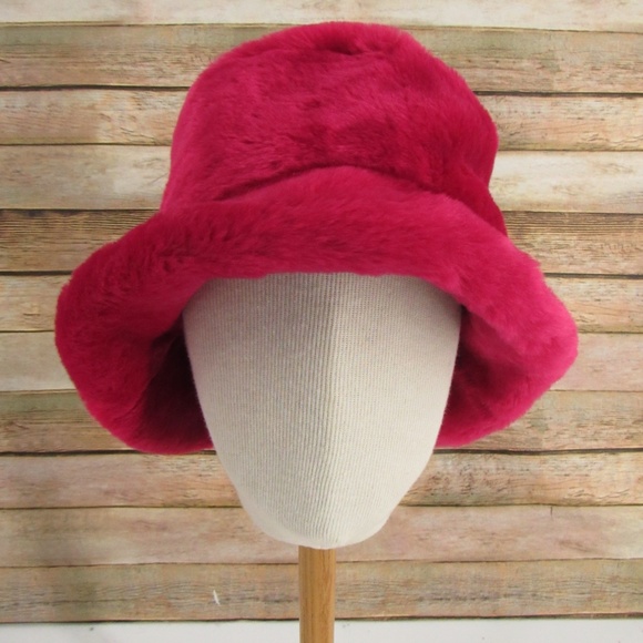 Accessories - Raspberry Furry Hat